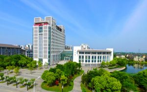 2024年西安汽车职业大学在甘肃招生计划和学费是多少？录取分数线是多少？