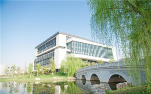2024年平顶山文化艺术职业学院收费明细：一年8600元到11800元（供河南考生参考）